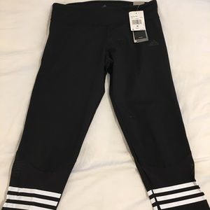 Women’s Adidas 3/4 tight mid rise — Medium